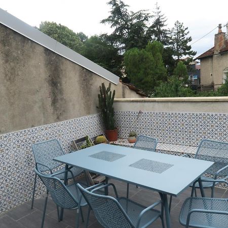 Le 12 Bed & Breakfast Villefranche-de-Rouergue Bagian luar foto